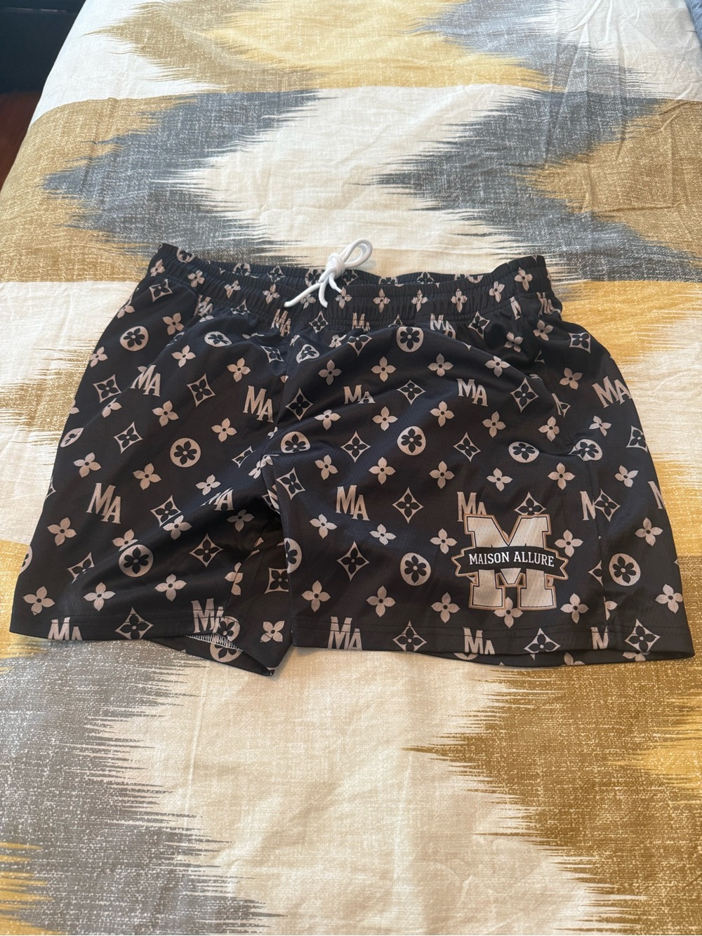 Maison Allure Men’s Brown Monogram Brown Shorts size 2X